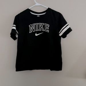 Women’s NIKE Shirt Size Medium EUC